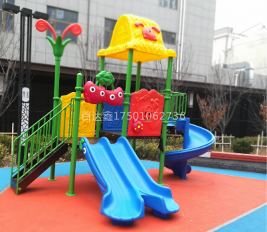 儿童滑梯